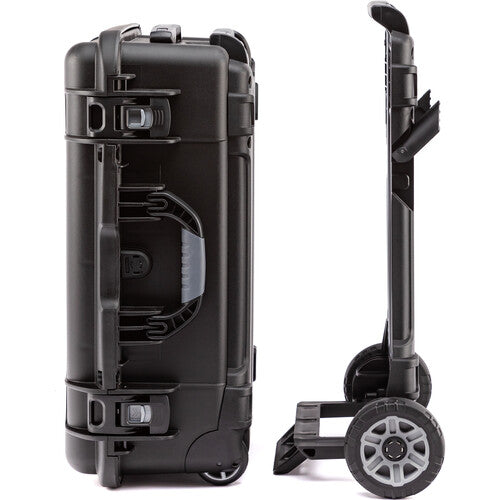 Nanuk 935 Hard Case with Heavy-Duty Wheels & Padded Dividers (28.5L)