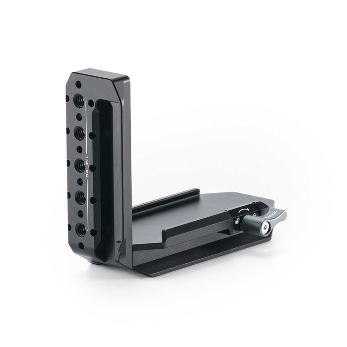 Tilta Universal Vertical Mounting Bracket (Black)